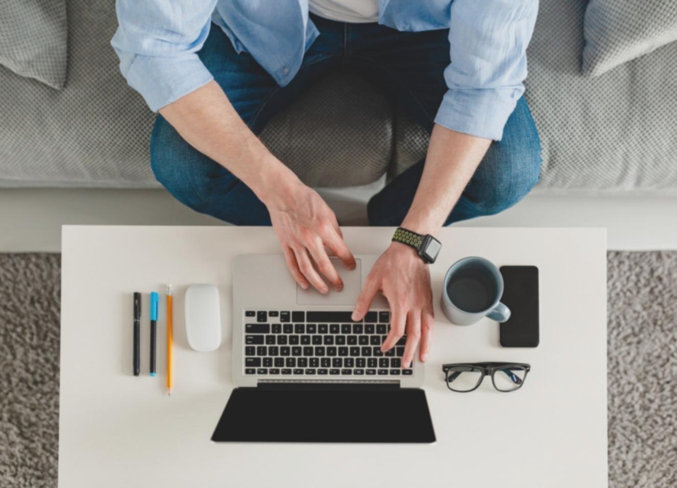 Environnement professionnel d'analyse financière avec outils modernes